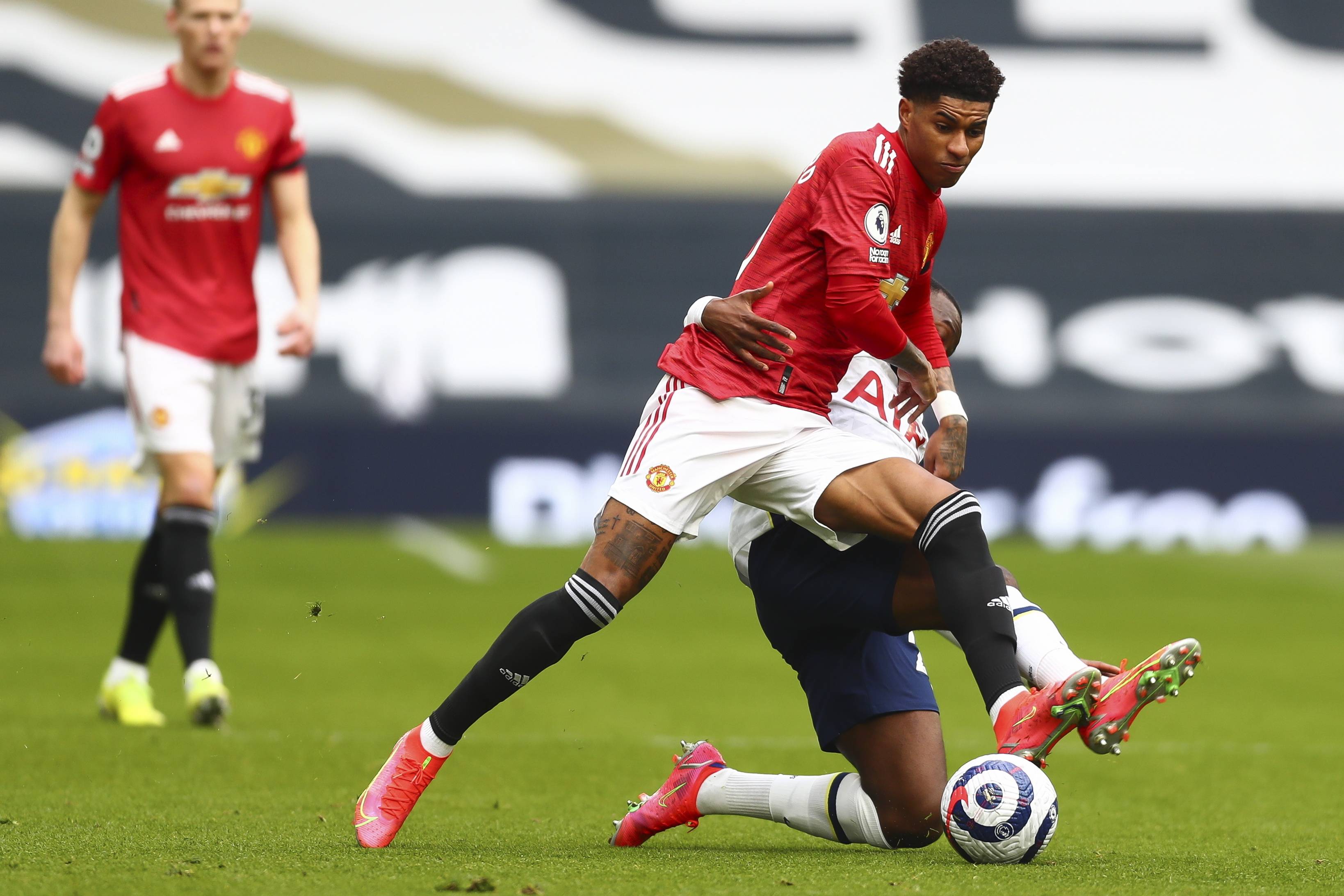 现实矛盾 现实矛盾